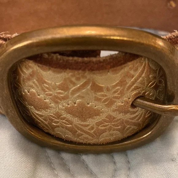 Gold Leather Embossed Belt - Picture 3 of 6